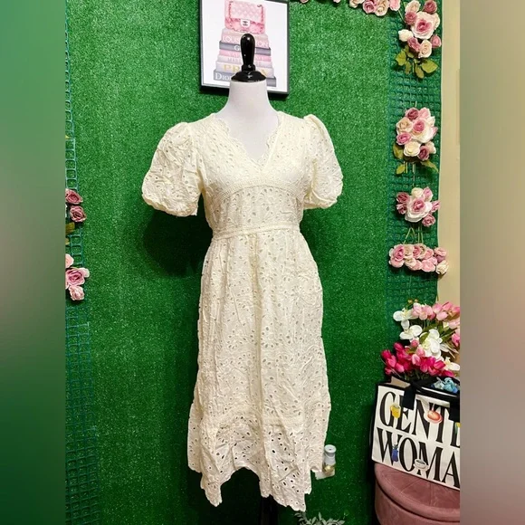 🌷Brand New eyelet dress embroidered can fit Sm up to M very nice quality!🌷 - Picture 3 of 8